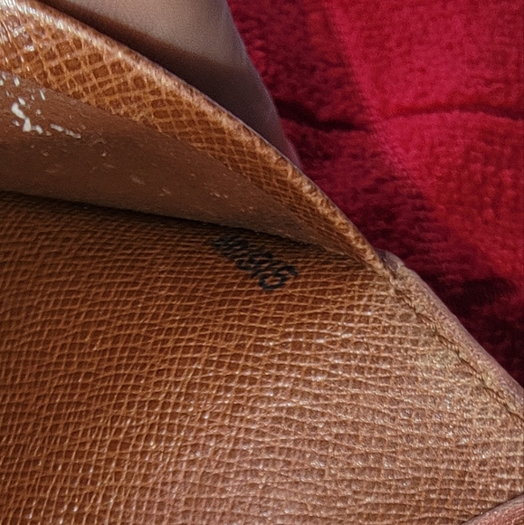 Louis Vuitton Wallet - Picture 12 of 15